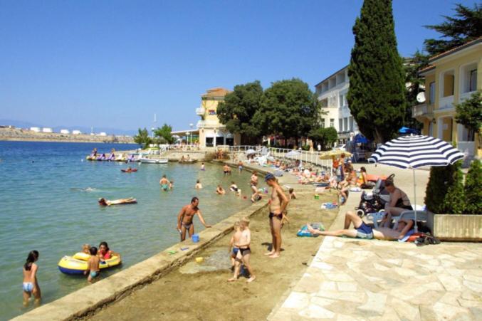 Hotel Adriatic Omišalj Exterior foto