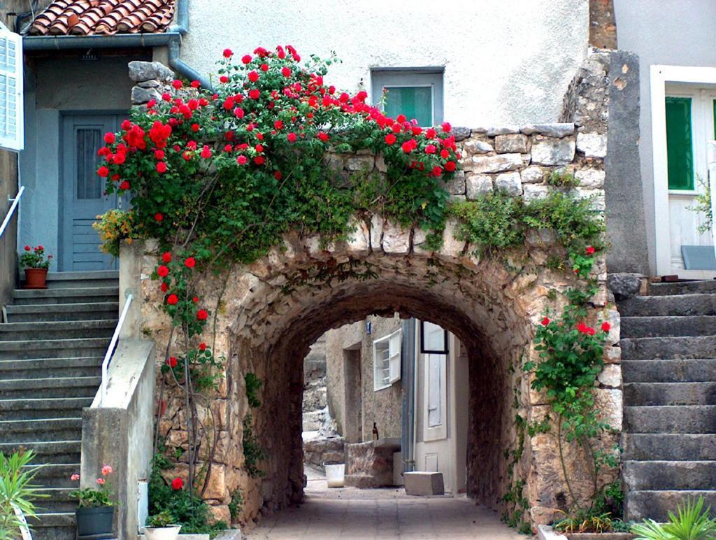 Hotel Adriatic Omišalj Exterior foto