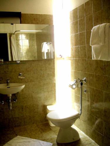 Hotel Adriatic Omišalj Zimmer foto